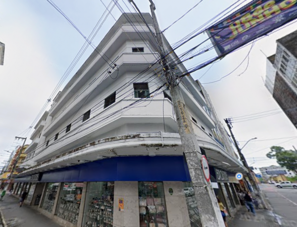 2º Pavimento com 13 quartos, 290,88m²