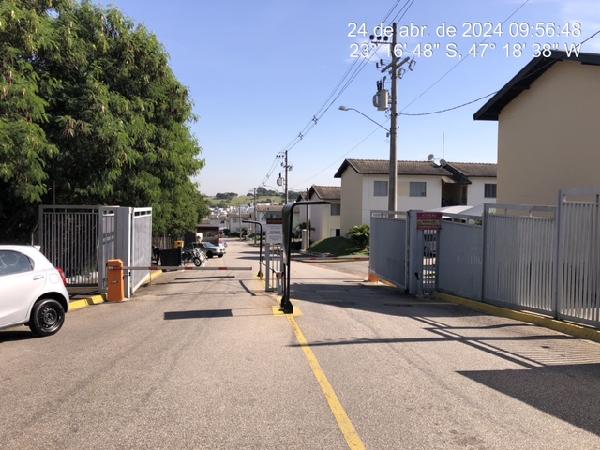 Casa com 2 Quartos e 1 Vaga em Itaim Mirim