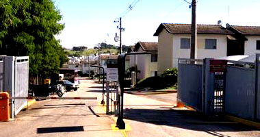Casa com 2 Quartos e 1 Vaga em Itaim Mirim