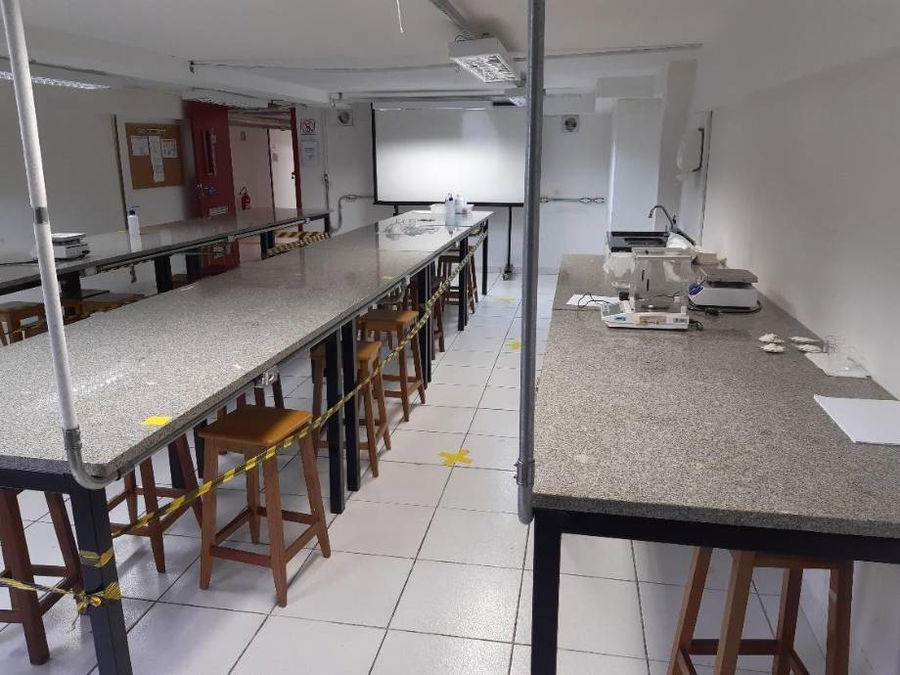 Loja comercial locada com ampla área construída e útil