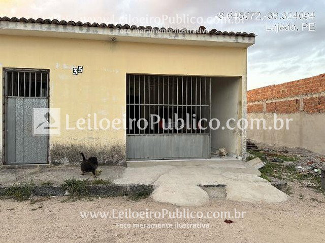 Casa com 3 Quartos e 2 Banheiros em Lajedo