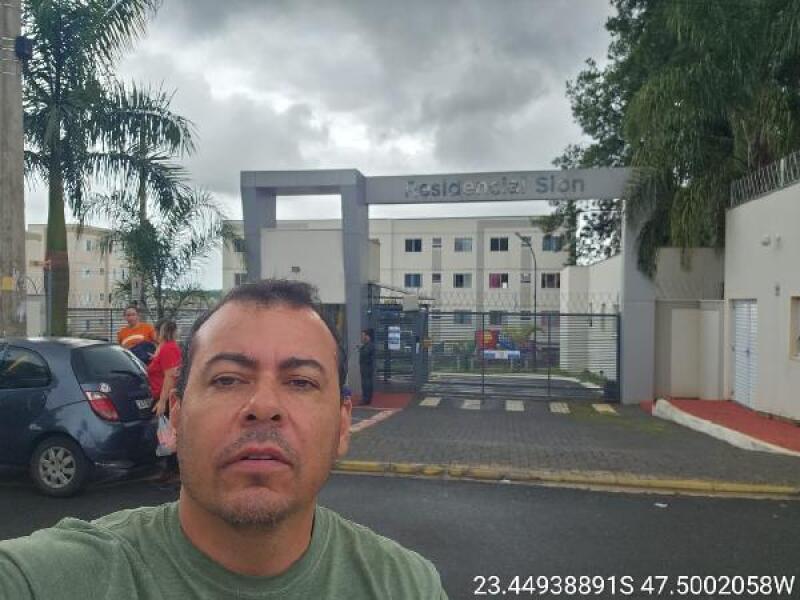 Apartamento com 2 quartos, 1 banheiro e 1 vaga