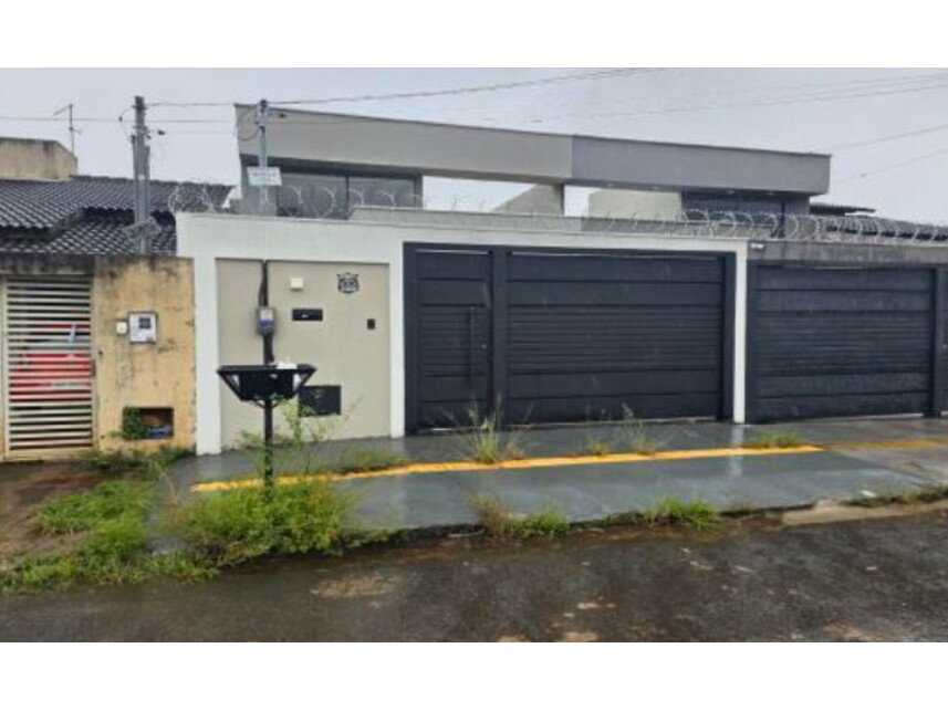 Casa 122,50m² ocupada com área total de 180m²