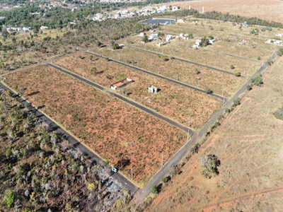 Lote residencial com 880 m² de terreno