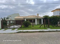 Casa em Terreno de 600m² na Praia Maristela