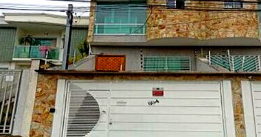 Casa 3 pavimentos com 70m² privativos e vaga no subsolo, ocupada