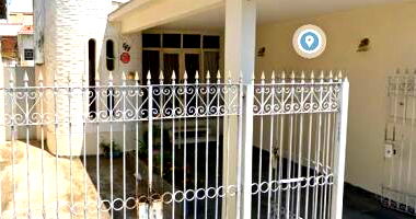 Sobrado com 3 dormitórios e garagem no Centro de Taubaté