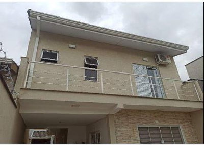Sobrado Residencial com 180m² em Atibaia
