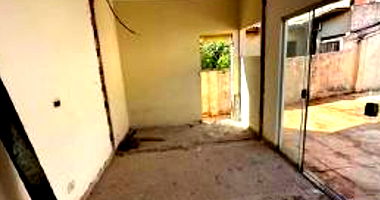 Terreno com Residência Assobradada em Londrina - PR