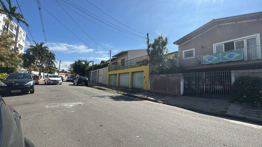 Casa Ocupada com 298m² no Parque Taquaral