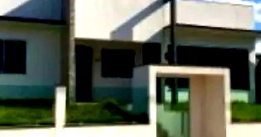 Casa com 136m² construída e 320m² de terreno, imóvel ocupado