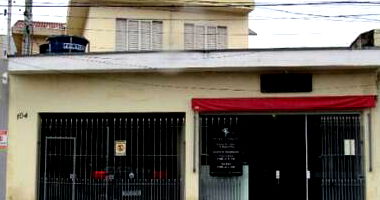 Casa Padrão Simples com 2 Dormitórios, 3 Banheiros e Garagem