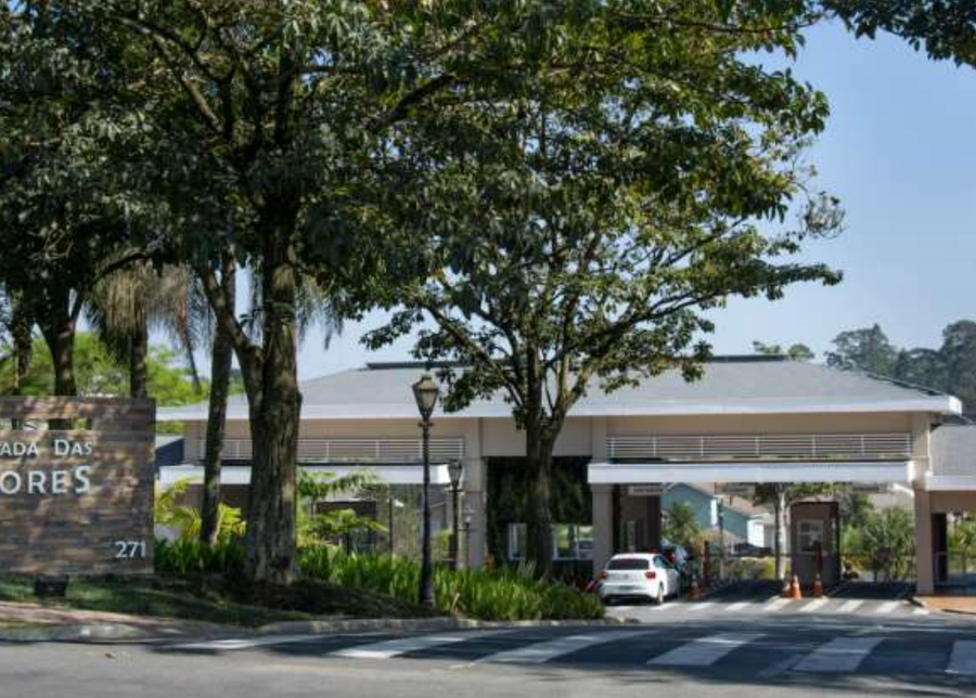 Casa residencial 4 quartos 3 banheiros 365m² área construída, ocupada