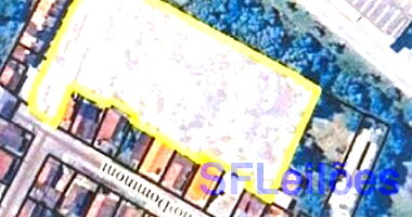 Amplo terreno com casa em São Francisco do Sul