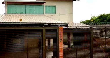 Casa espaçosa com 318 m² no Recanto dos Pássaros