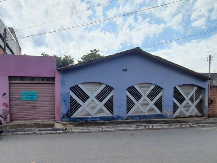 Casa com 2 quartos, 1 suíte, 3 vagas, 279,95m² de terreno