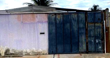 Casa com 3 quartos, 1 banheiro, 97.6m² construída, desocupada