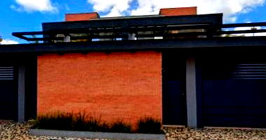 Casa Duplex Ocupada em Condomínio - Mansões Olinda