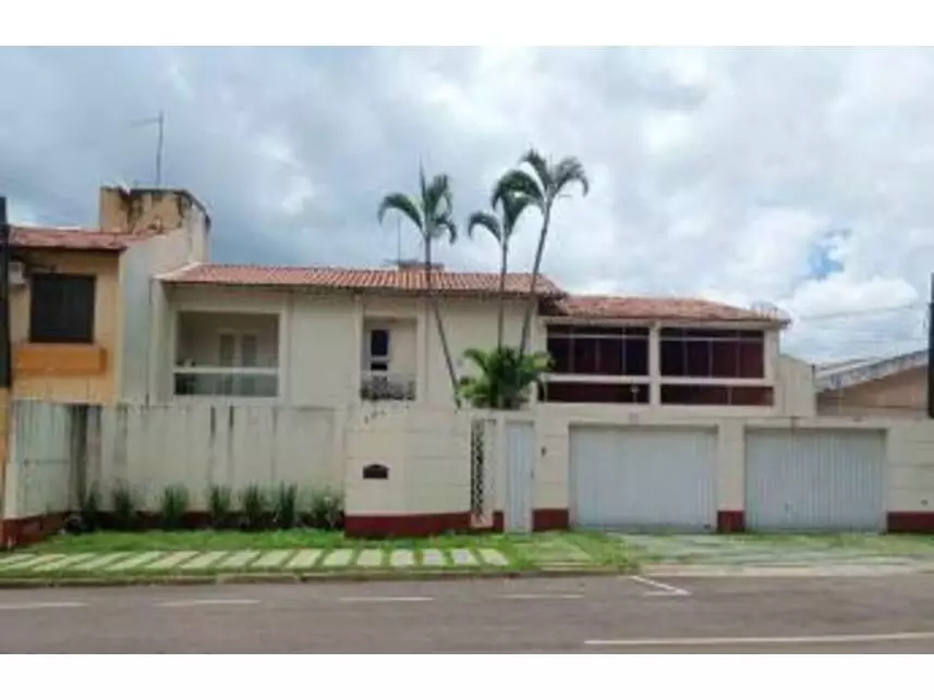 Casa em Leilão com 319m² Construída em Londrina/PR