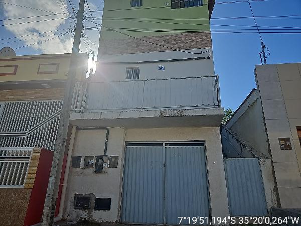 Casa com 2 quartos, 2 banheiros, 1 vaga e 83,5m² construída