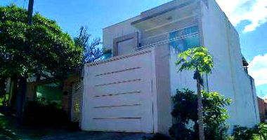 Casa com 3 quartos, 2 banheiros e 2 vagas, 188m² construída
