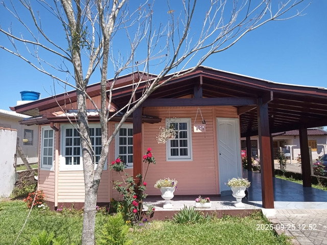 Casa com Depósito em Santa Rosa, Taquara/RS