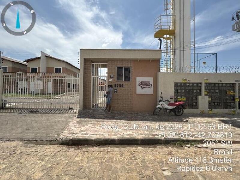 Casa com 2 quartos, 1 banheiro e 1 vaga de garagem