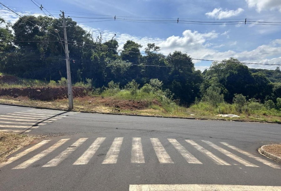 Terreno Urbano 325m² em área valorizada, parte alta