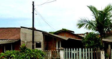 Terreno Urbano com Benfeitoria em Guaratuba - 200m²