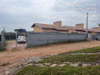 Casa com 76m² de área construída em Jarinu/SP
