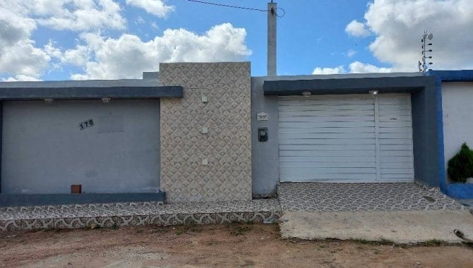 Casa com 3 quartos em Gravatá, PE