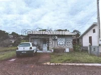 Casa semi-acabada em terreno de 487m² com potencial construtivo