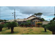 Casa de esquina com 4 quartos, 3 banheiros e 405,9m² construída