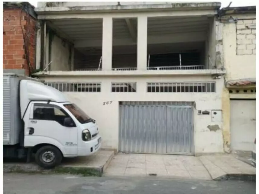 Casa em leilão com 3 quartos e 2 banheiros