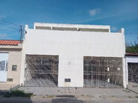 Casa com 4 quartos e 4 banheiros, 337,56m², desocupada