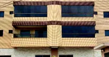 Apartamento com 3 quartos, 2 banheiros e 107 m²