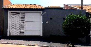 Casa com 45,5m² e Terreno de 160m² em Taquaritinga/SP