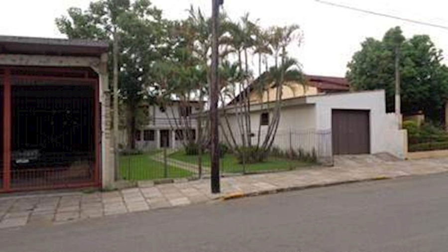 Casa Padrão com 2 Vagas de Garagem em São Sebastião do Caí
