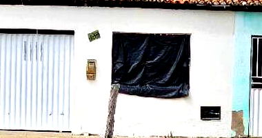 Casa com 2 Quartos e Vaga de Garagem em IACU/BA