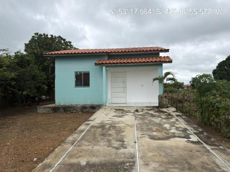 Casa com 3 Quartos e 2 Banheiros em Água Branca