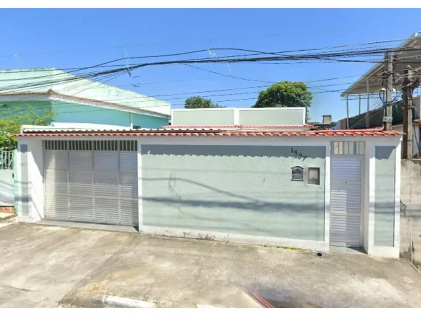 Casa Ocupada com 1 Vaga e 500m² de Terreno em Nilópolis