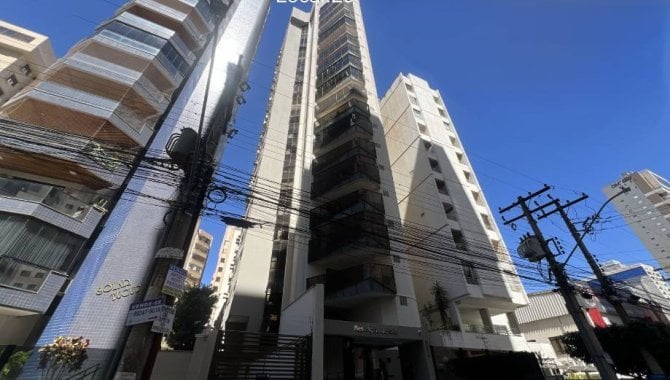Apartamento com 4 quartos, 5 banheiros e 1 vaga de garagem