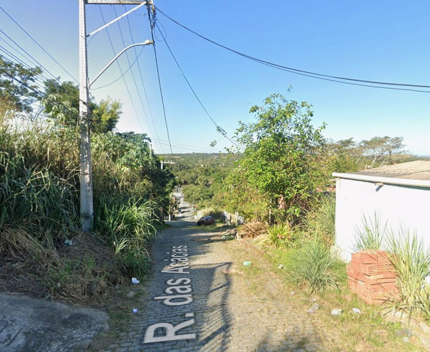 Terreno de 1.958m² em Bacaxá, Araruama/RJ