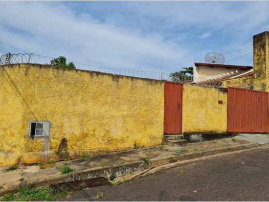 Casa Desocupada em Tupã com 250m² de Terreno