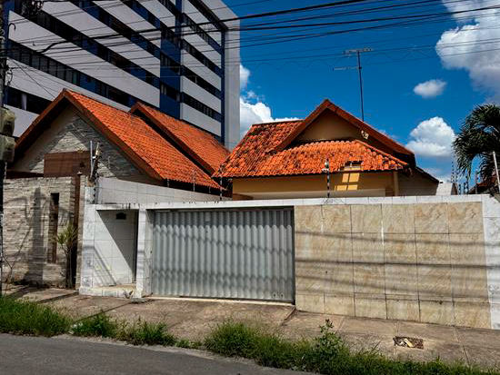 Casa em Campina Grande com Lote e Área Construída