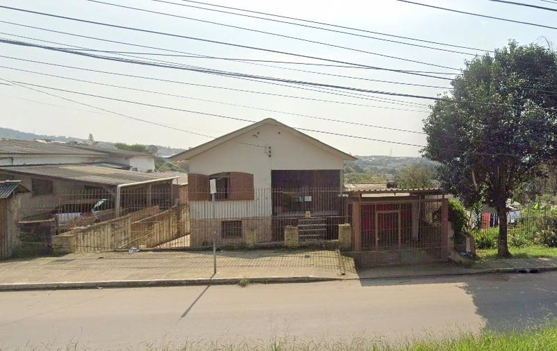 Casa 3 quartos 2 banheiros 420m² terreno 231m² construída Ocupada