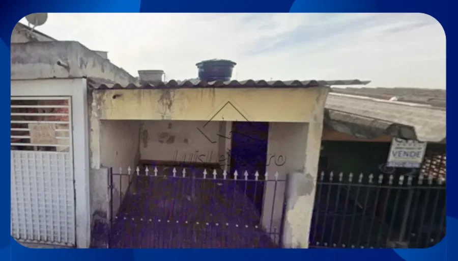 Casa com 2 quartos e 1 banheiro, área construída de 61.87m², desocupada