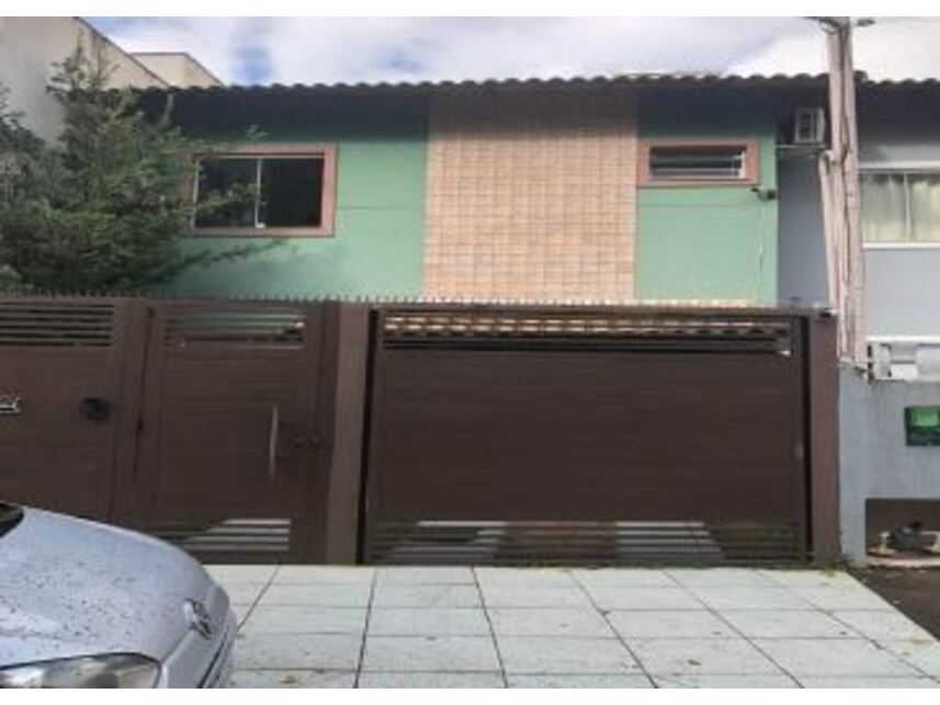 Casa com 2 quartos, 1 banheiro e 97,92m² construídos
