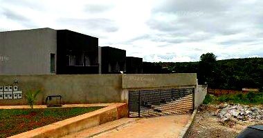 Casa com 2 quartos, 2 banheiros, 1 vaga e área construída de 83,54 m²