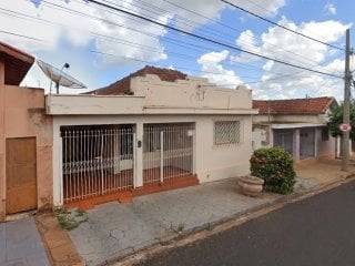 Casa em Terreno de 480 m² - Centro - Frutal - MG